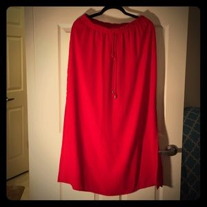 Gorgeous drawstring skirt w/ splits on each side!!